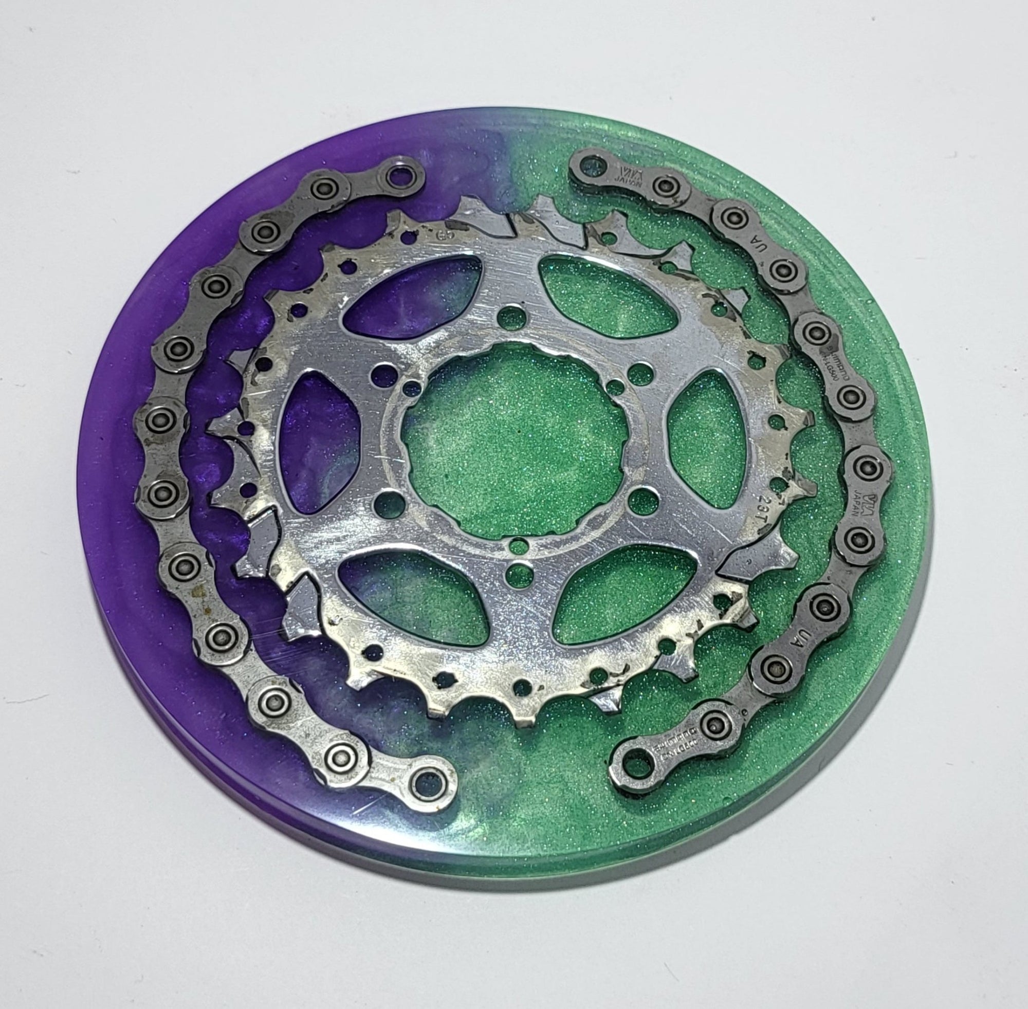 Large Round Coaster/Plaque with Recycled Bike Chain Cassette Chainring Green Purple Cycle Gift - The Odd Little Shop